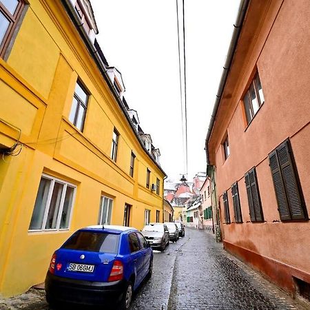 Flh - Zen Apartment Sibiu Bagian luar foto